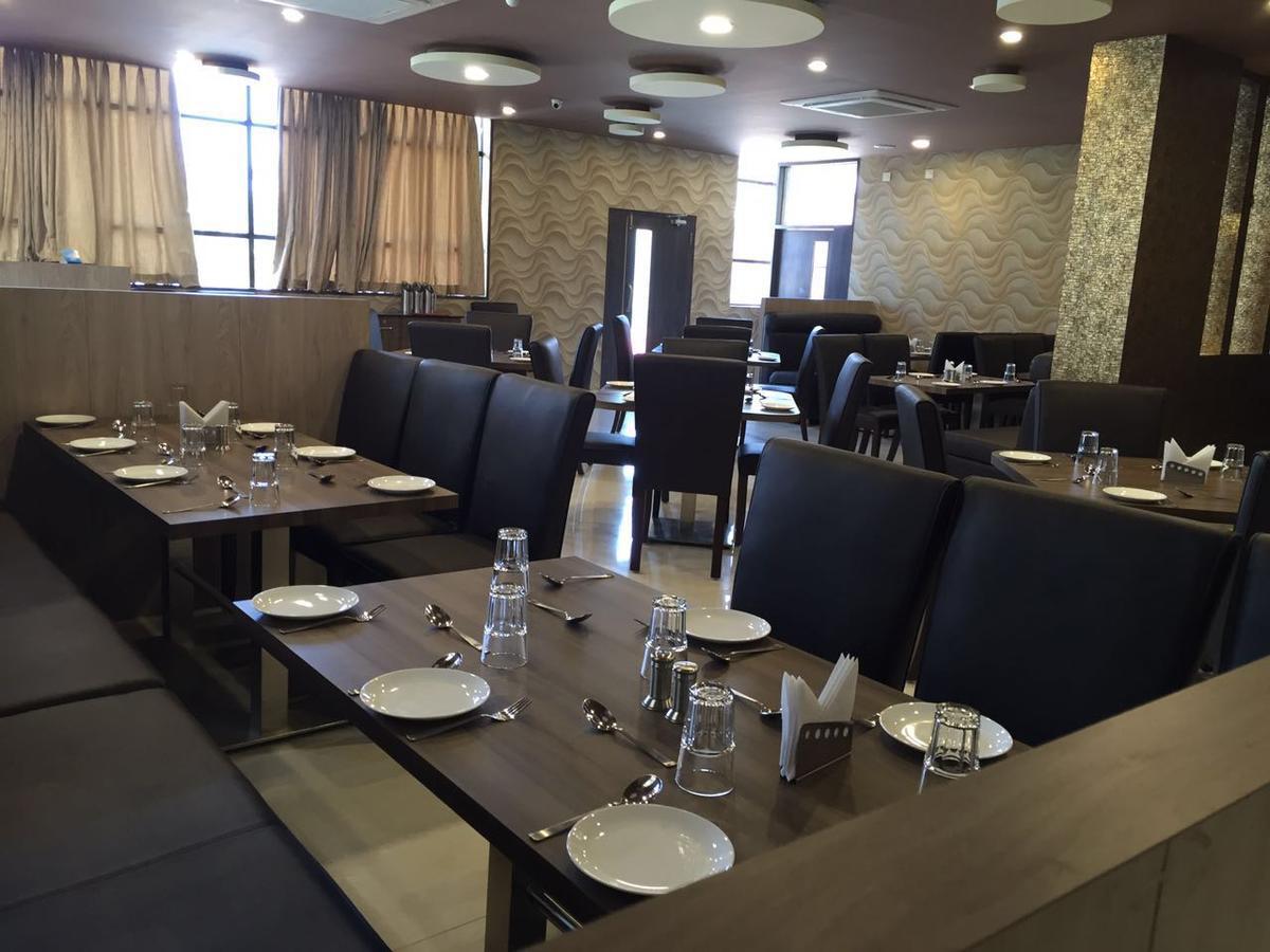 Park Hotel And Resort Kaglipur Екстер'єр фото